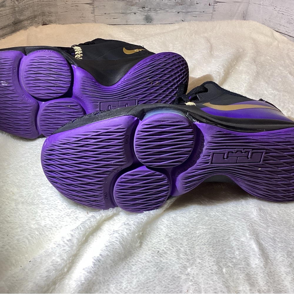 Nike Black and Purple Lebron Witness Basketball Shoes Size 11.5 - Picture 5 of 10
